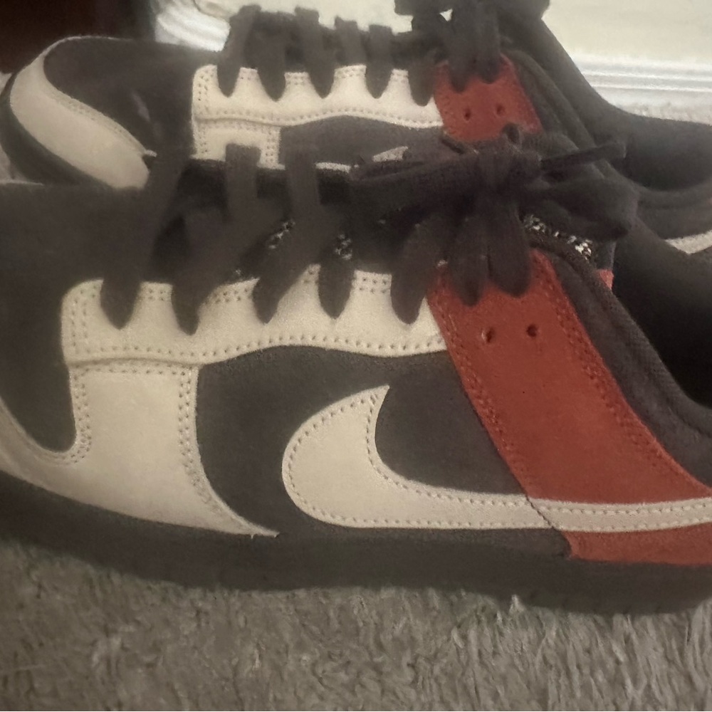 Pre Own Size 11.5 mens Nike Dunk Low Red Panda dunks - Picture 6 of 9